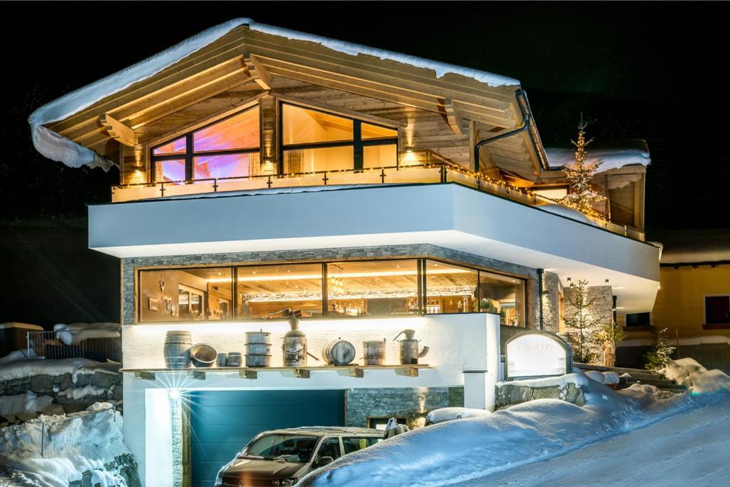 Stockis Mountaindestillerie - Appartements Leogang Exteriör bild