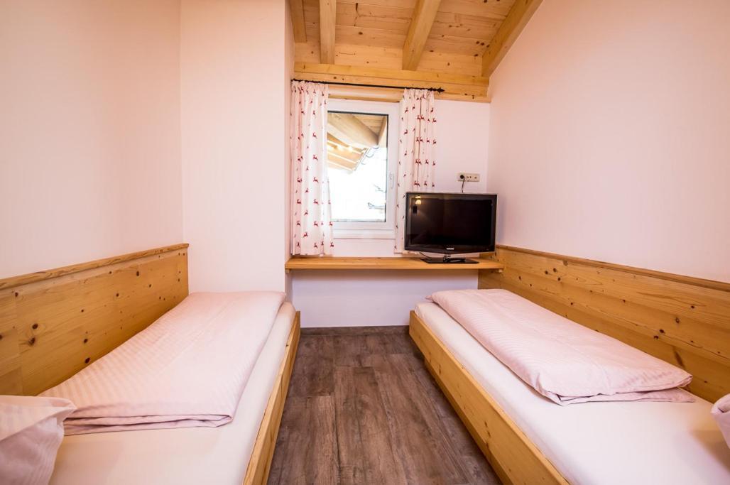 Stockis Mountaindestillerie - Appartements Leogang Exteriör bild