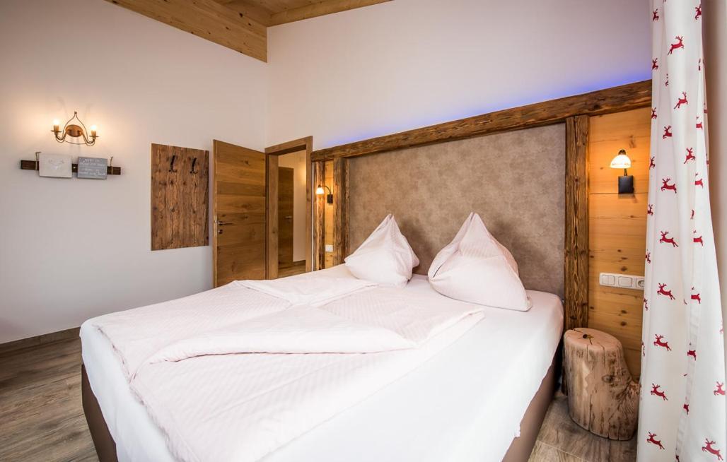 Stockis Mountaindestillerie - Appartements Leogang Exteriör bild